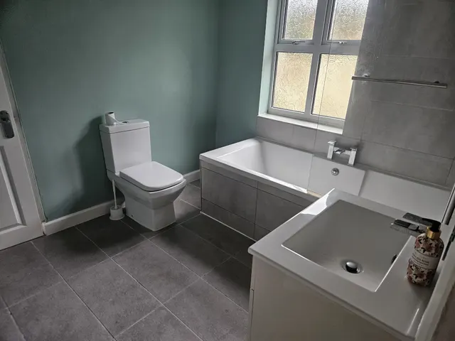 Farm Road, B68, photo 3