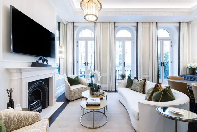 Prince of Wales Terrace, London, W8, photo 1