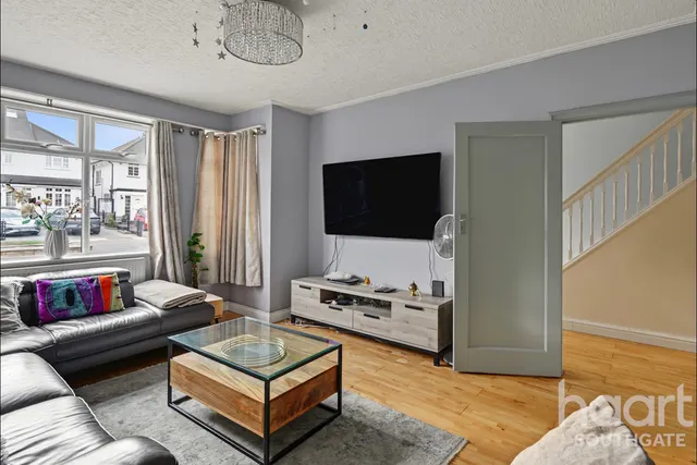 Chestnut Close, London, N14, photo 3
