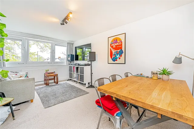 Fairlight, Hampton, Middlesex, TW12 1SN, photo 1