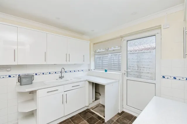 Sandown Way, Bexhill-On-Sea, TN40, photo 3