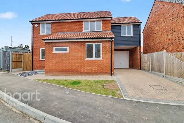 Fairview Crescent, Rayleigh, SS6, photo 1