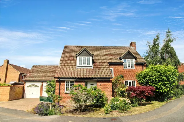 Thatcham, Berkshire, photo 1