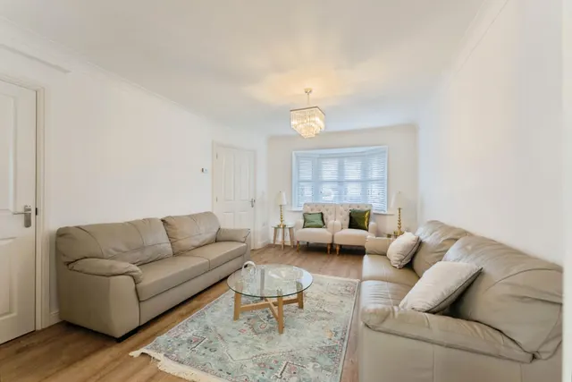 Tellets Hey, Bromborough, CH62, photo 3