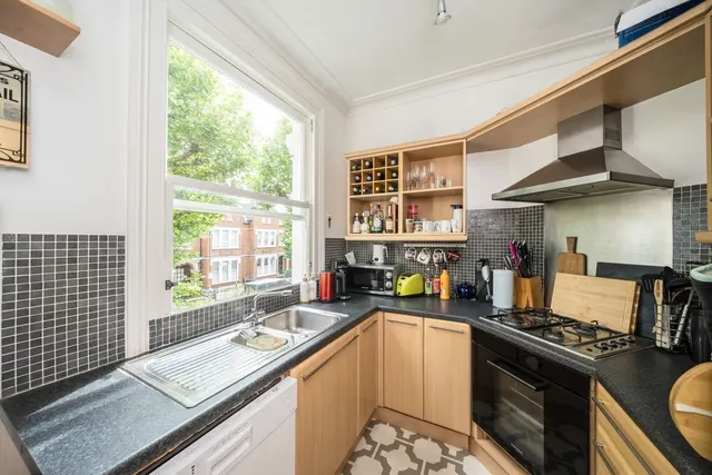 Streathbourne Road, SW17, photo 3
