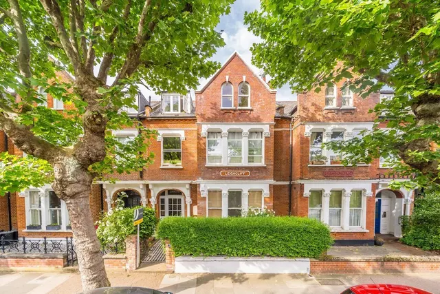 Streathbourne Road, SW17, photo 1