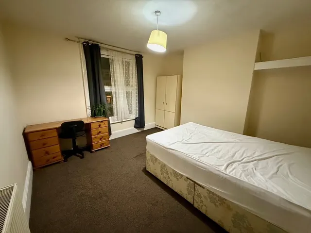 Abingdon Road, Oxford, photo 1