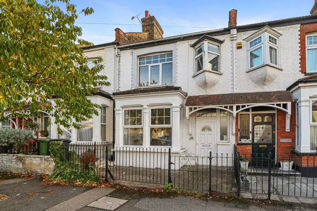 Mount Avenue, Chingford, E4, photo 1
