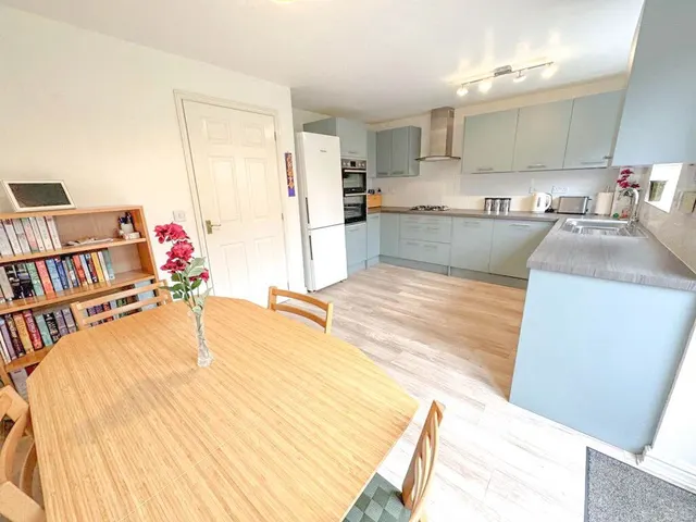 Treefields, Buckingham, photo 3