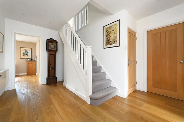 Hilltop Road, West Hoathly, RH19, photo 2