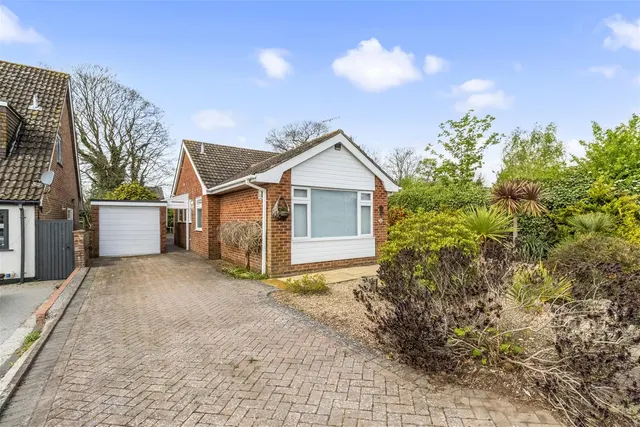 Adur Avenue, Worthing, photo 1