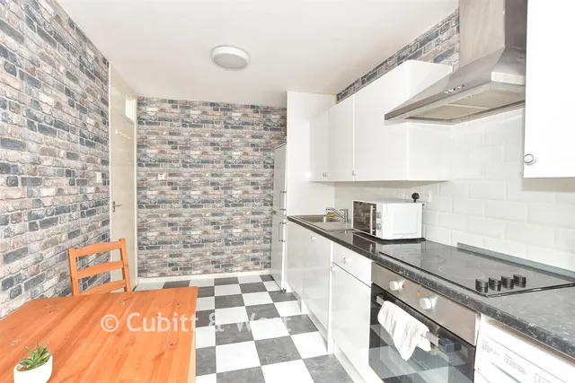 Bell Street, Reigate, RH2, photo 3