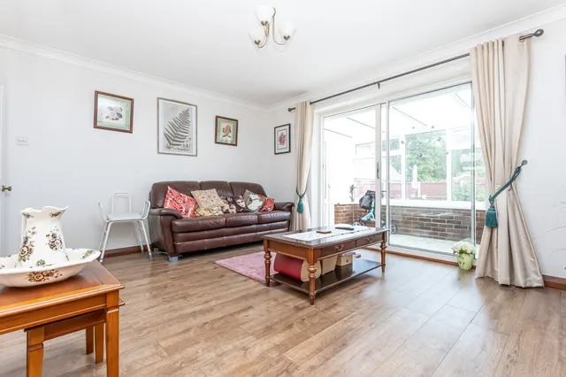 Anne Close, Birchington, CT7, photo 3