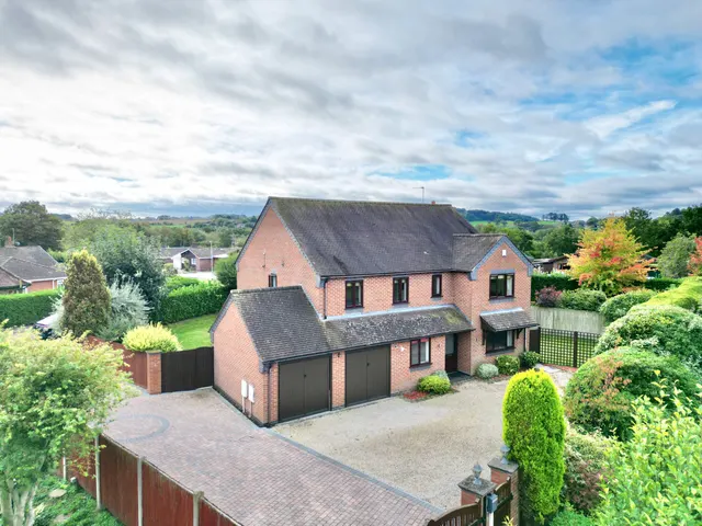 Laurels Coneygreave Lane, Whitmore, ST5, photo 1