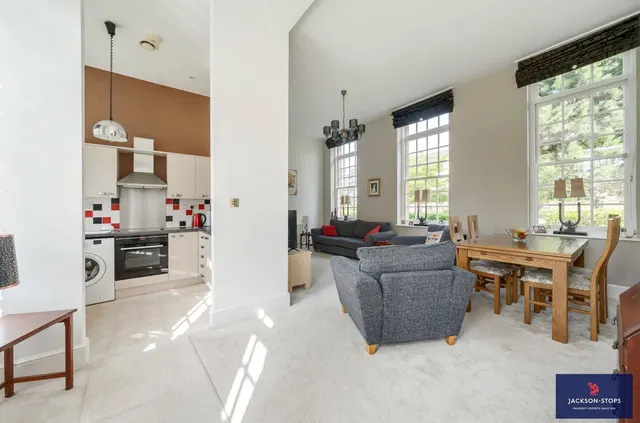South Meadow Road, St Crispins, NN5, photo 2