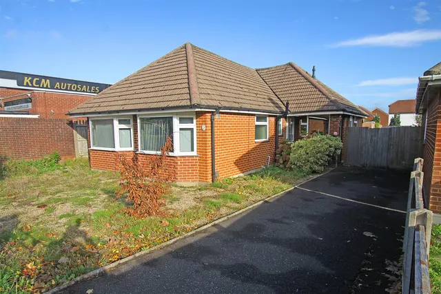 Castle Lane West, Bournemouth, photo 1