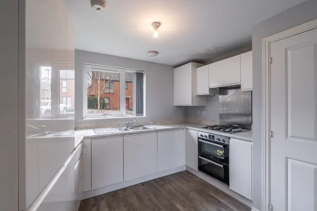 Photo 2 — Staneford Close, Ketley, Telford TF1 5GS