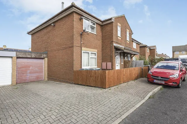 Hawthorne Close, Gravesend, DA12, photo 1