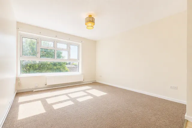 Photo 2 — Laurel Grove, London, SE20