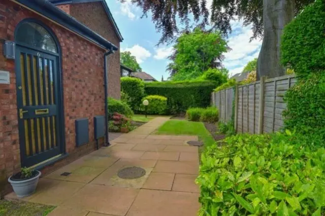 Knutsford Road, Wilmslow, SK9, photo 1