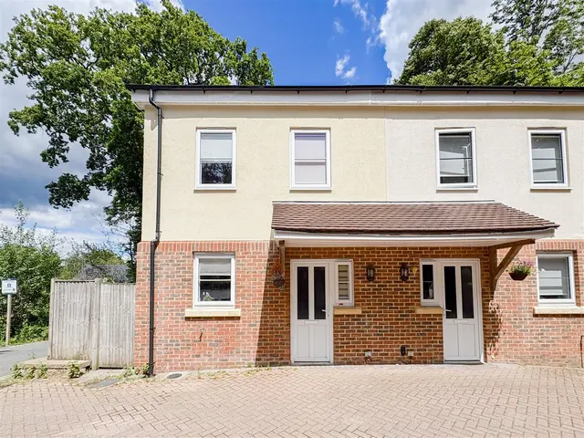 Gillsmans Hill, St. Leonards-On-Sea, TN38 0FY, photo 1