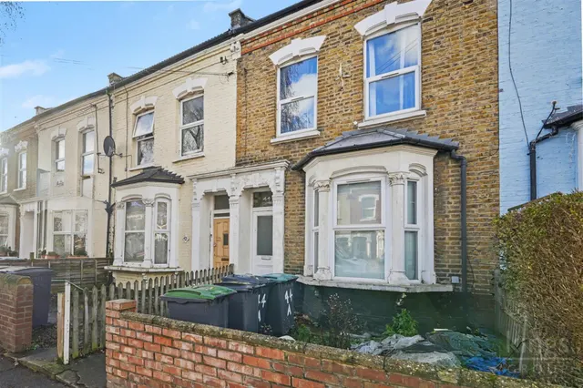 Beaconsfield Road, London, photo 1