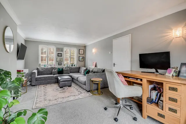 Stanley Rise, Chelmer Village, CM2, photo 1