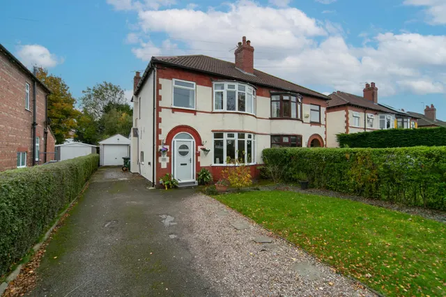 Chester Road, Whitby, CH65, photo 1