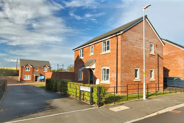 Jenkinson Way, Falfield, photo 1