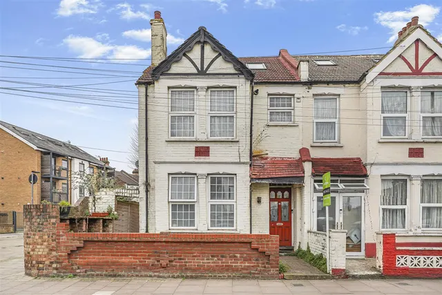 Perth Road, Wood Green, N22 5PX, photo 1