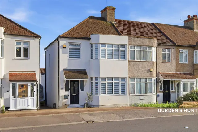 Roding Lane North, Woodford Green, IG8, photo 1