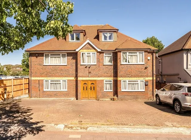 Great West Road, Isleworth, TW7, photo 1
