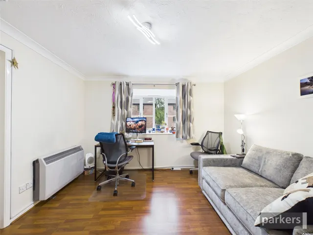 Pennyroyal Court, Reading, RG1, photo 3
