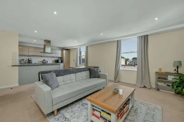 Photo 3 — Feltham Avenue, East Molesey, Surrey, KT8 9BT