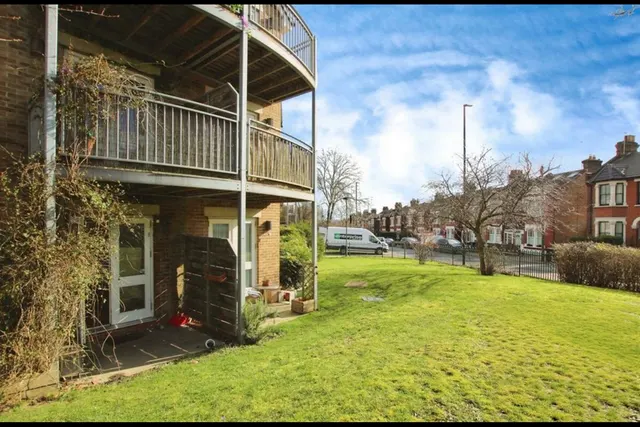 Pinnata Close, Enfield, EN2, photo 3