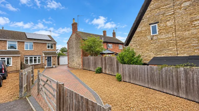 3 bedroom house, St. James Close, Hanslope