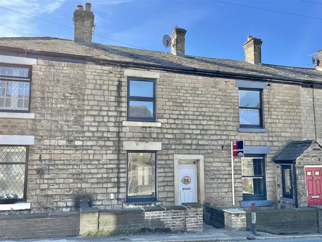 2 bedroom house, Manchester Road, Tintwistle, SK13