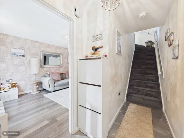 Nuthatch Crescent, Apley, TF1, photo 3
