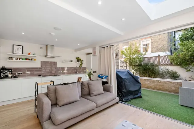 Marney Road, London, SW11, photo 3