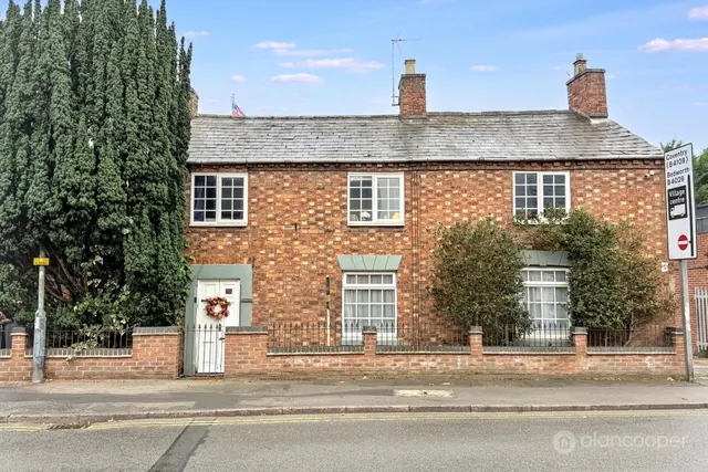School Road, Bulkington, CV12, photo 1