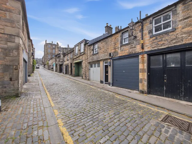 Gloucester Lane, New Town, EH3, photo 1