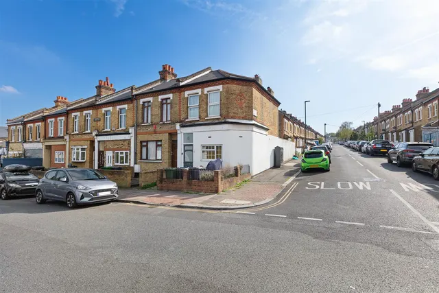 Chapel Road, London, photo 1