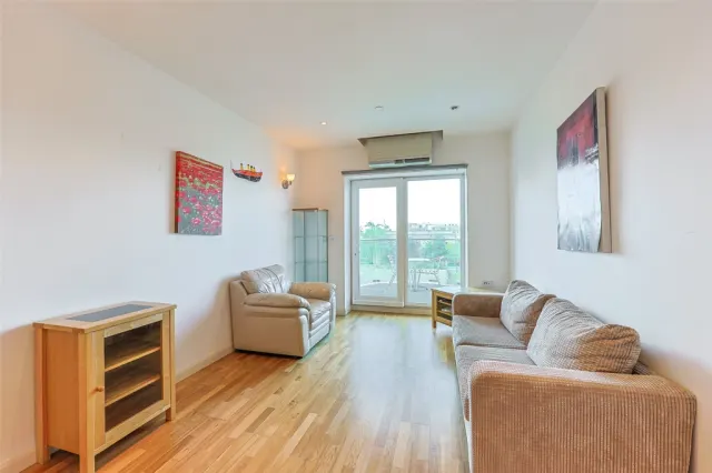Uxbridge Road, Ealing, W5, photo 2