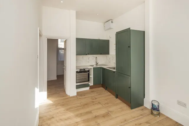 Lewisham Way, SE4, photo 2