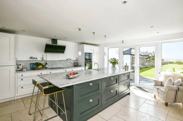 Burbo Bank Road, Liverpool, L23, photo 3