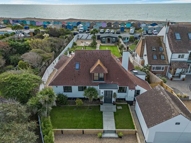 The Strand, Ferring, BN12, photo 1
