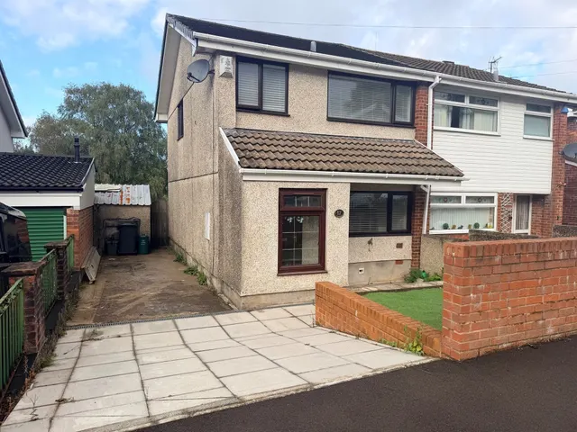 Pinecroft Avenue, Aberdare, CF44, photo 2