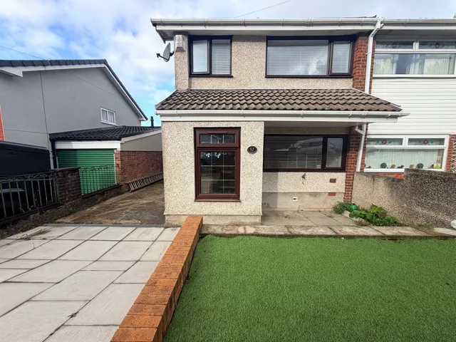 Pinecroft Avenue, Aberdare, CF44, photo 1