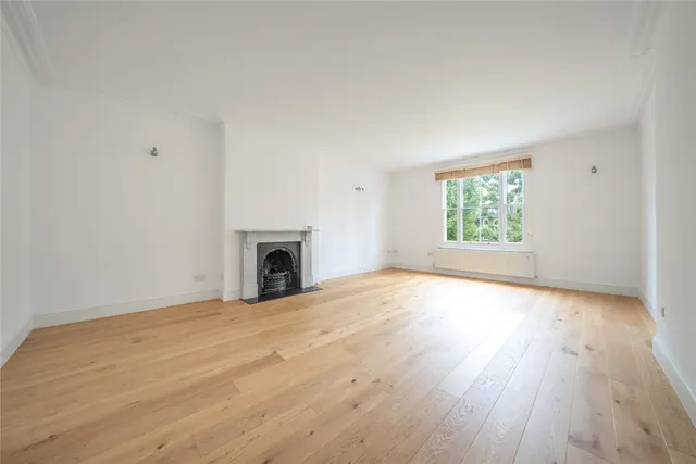 Photo 3 — Warrington Crescent, London, W9