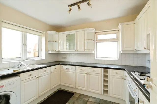 Roundstone Way, Selsey, PO20, photo 2